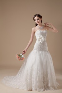 Fashionable Sweetheart Brush Train Taffeta And Lace Hand Made Flower Wedding Dress