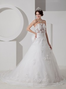 Pretty Strapless Court Traintulle Beading And Appliques Wedding Dress