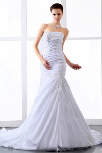 Fashionable Wedding Dress With Appliques And Ruching Court Train For Custom Made