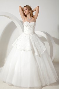 Pretty Ball Gown Sweetheart Floor-length Tulle Beading Wedding Dress 
