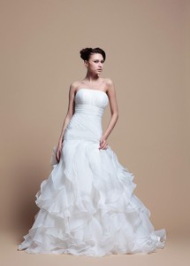Elegant A Line Strapless Wedding Dress With Ruffles