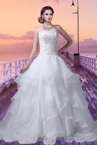 Elegant Princess Strapless Lace Wedding Dress With Appliques