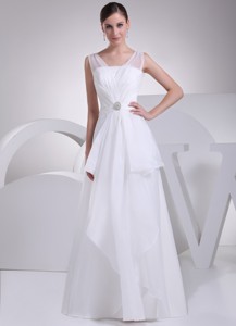Simple V-neck Beading And Ruching Chiffon Bridal Dress