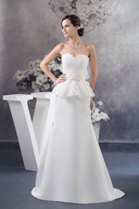 Sweetheart Brush Train White Wedding Dress with Champagne Bowknot 