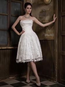 Cute Strapless Knee-length Satin And Lace Wedding Dress