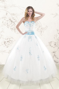 Cheap White Ball Gown Quinceanera Dress With Appliques And Beading