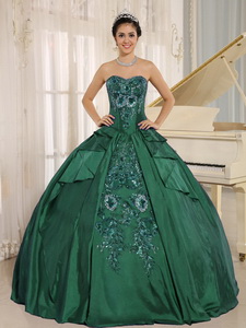 Dark Green Embroidery Quinceanera Dress With Sweetheart In