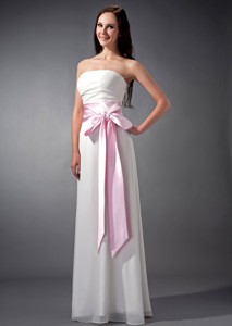 Custom Made White And Baby Pink Sash Empire Strapless Dama Dress Chiffon Ruch Floor-length