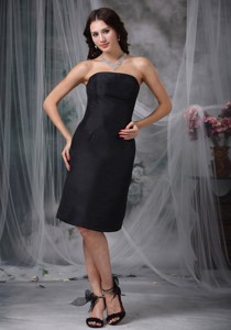 Black Strapless Knee-length Satin Ruch Dama Dress