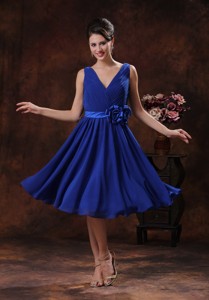Roral Blue V-neck Dama Dress With Flowers And Ruch Derocate In Carefree Arizona