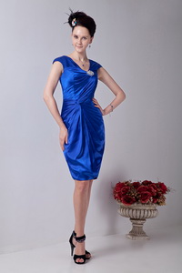 Royal Blue Column V-neck Knee-length Taffeta Beading Dama Dress For Quinceanera