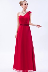 Red Column One Shoulder Floor-length Chiffon Ruch Dama Dress