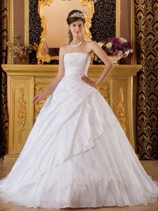 White Ball Gown Strapless Floor-length Tafftea and Tulle Appliques Quinceanera Dress