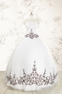 Appliques Strapless Ball Gown White Tulle Quinceanera Dress