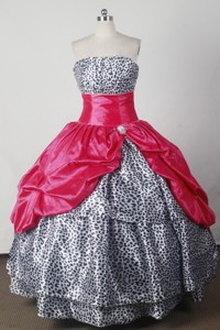 Beautiful Ball Gown Strapless Floor-length Taffeta Red Quinceanera Dress