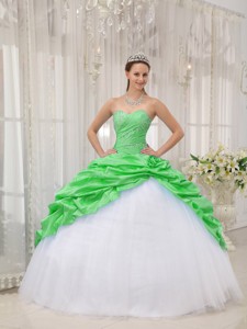 Spring Green and White Sweetheart Floor-length Beading Quinceanera Dress