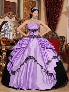 Lavender Ball Gown Strapless Floor-length Taffeta Appliques Quinceanera Dress