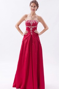 Wine Red Column / Sheath Strapless Evening Dress Satin Embroidery With Beading Floor-length