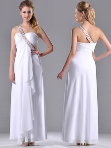Fashionable Empire One Shoulder Chiffon Side Zipper White Bridesmaid Dress With Beading