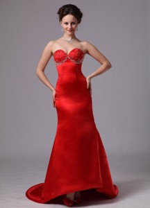 Americus Georgia Red Appliques Decorate Sweetheart Evening Dress With Court Train