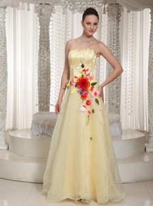 Hand Made Flowers Beading Organza Light Yellow Prom Dress With Floor-length Strapless 