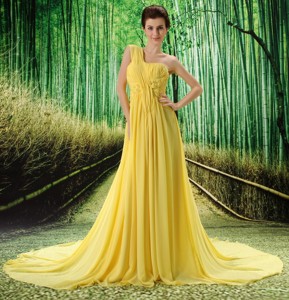 Custom Made Yellow One Shoulder Ruched Bodice Cantaura Prom Dress Beaded Decorate Bust In Formal Eve