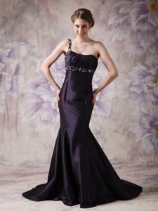 Modest Dark Purple Mermaid Evening Dress One Shoulder Satin Beading Brush Train