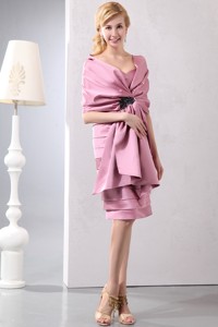 Discout Pink Column Sweetheart Ruffled Layers Mother Of The Bride Dress Knee-length Taffeta