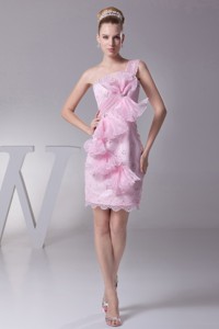 Bowknot and Ruffles Decorated Single Shoulder Prom Gown with Lace Hemline