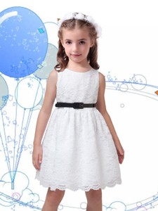 Popular Laced Scoop Little Girl Pageant Dress with Black Sashes 