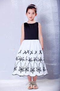 White And Black Scoop Tea-length Taffeta And Organza Embroidery Flower Girl Dress