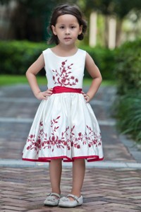 White And Red Scoop Tea-length Taffeta Embroidery Flower Girl Dress