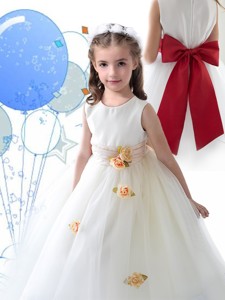 Luxurious Scoop White Flower Girl Dress With Sashes