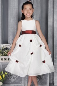 White Princess Scoop Tea-length Taffeta Belt And Appliques Flower Girl Dress