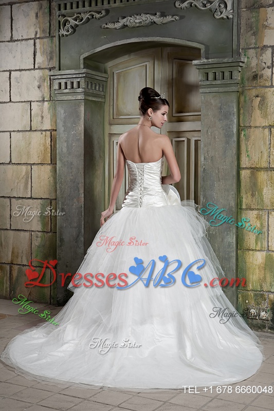 Popular Strapless Chapel Train Tulle And Taffeta Beading Wedding Dress
