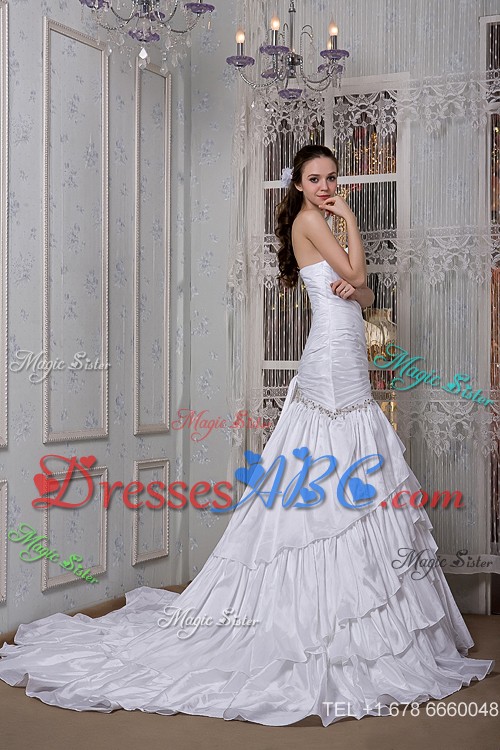 Luxurious Sweetheart Brush Train Taffeta Appliques Wedding Dress